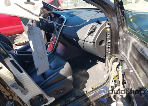 2016 Volvo Xc60 T6 Platinum z USA, uszkodzony, nr VIN YV4902RM3G2792925